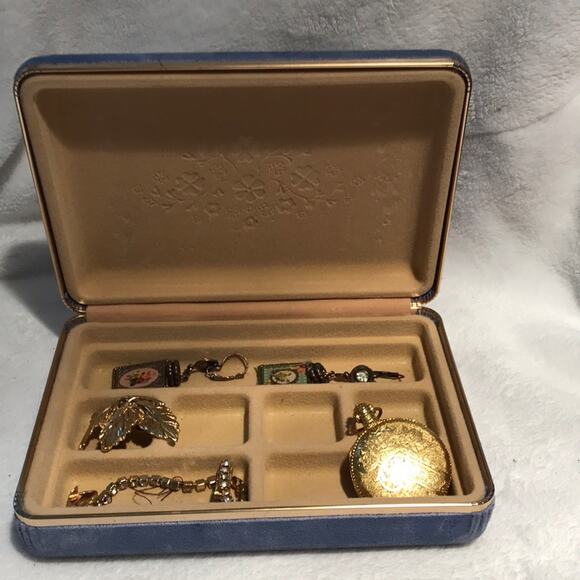 Vintage Blue Velvet Jewelry Case. OS - Picture 7 of 7